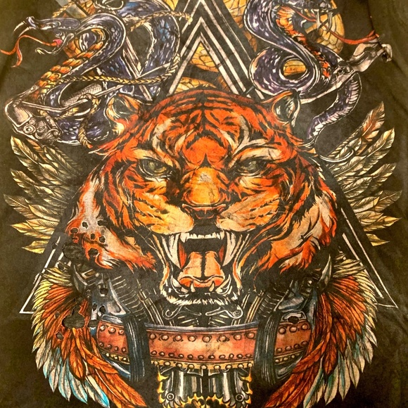 BALMAIN Embellished distressed tiger printed cotton-jersey top seen on Shakira - Picture 3 of 5